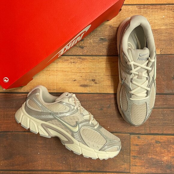 Nike Men's V5 RNR "Oatmeal" Running Shoes - Picture 1 of 6